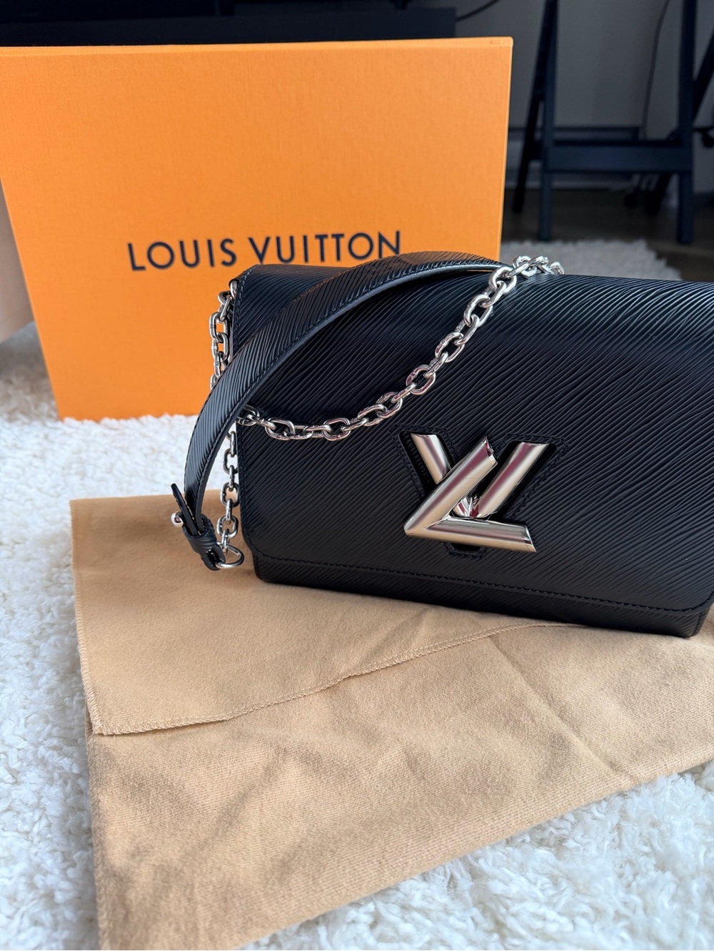 Louis Vuitton MM Twist